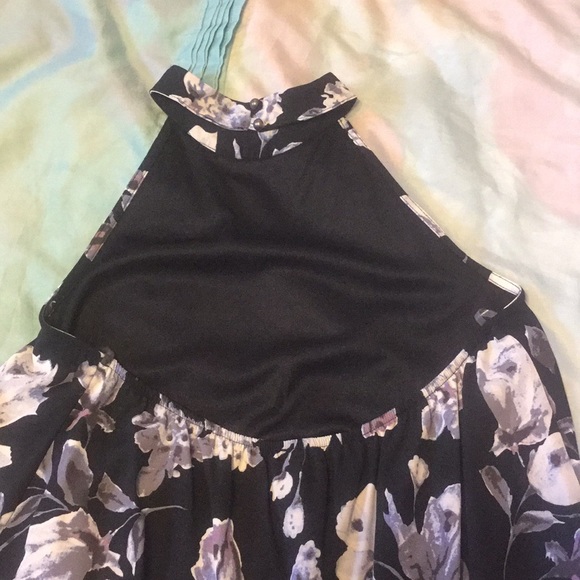 BLACK FLORAL HIGH NECK LOW BACK LINED DRESS - Picture 5 of 8